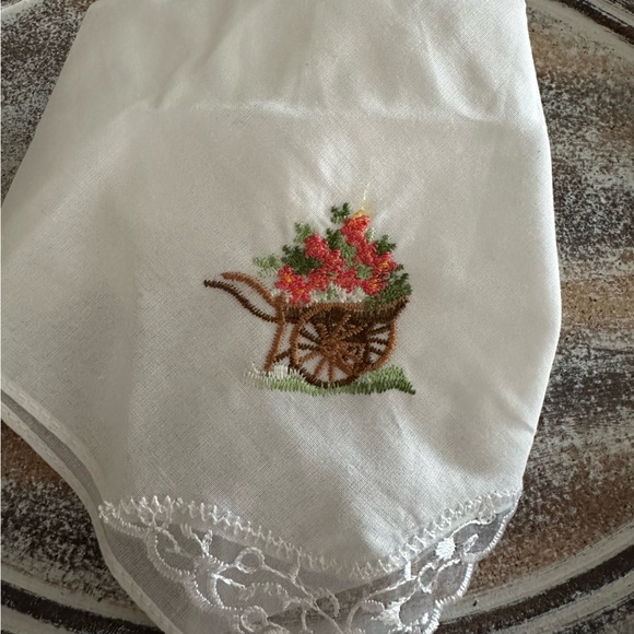 Vintage Floral Cottagecore Embroidered Handkerchief Lace Linen Patch Sewing - Picture 3 of 6